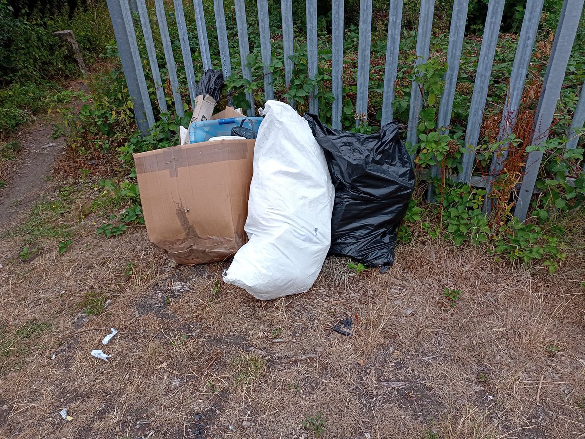 #Flytipping on #publicbridleway51 has calmed down since patrols were put in place for other issues.