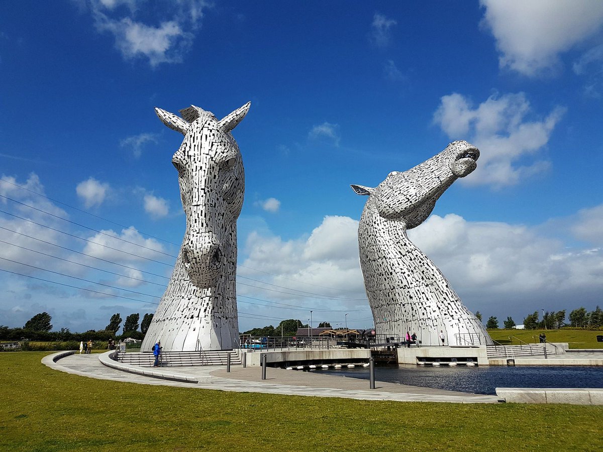 Today's #OotAndAboot is a wee jaunt around the Kelpies, and it looks like another rainy walk in store for #ForthValleyFamilySupportService ☔