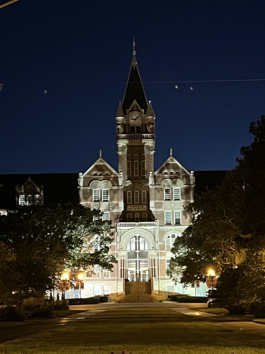 DevilsCoach75's tweet image. Thanks to ⁦@CoachHarrisonFU⁩  and ⁦@CoachKempfFU⁩ and there wonderful coaching staff for allowing me to learn and be apart of there first day of the season!! Let’s Go Friends U!!!