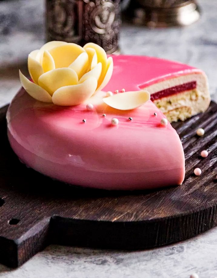 hitmartstore's tweet photo. A party without Cake is just a meeting.
#fridaymorning #friday #mousse_cake #cake #cakes #party #partytime https://t.co/OHS2xdZRv9