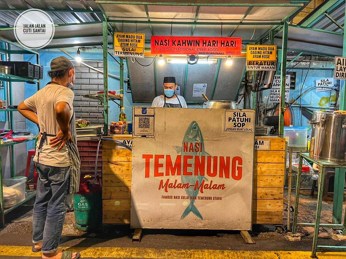 JalanCutiSantai's tweet photo. Tempat makan best dan sedap dekat Kuala Lumpur

Kalau belah tengah hari dan petang ada " Nasi Kawin Hari Hari" , tapi belah malam pula mereka ada "Nasi termenung Malam- malam.

Harga Rm9.00 + Free Air

Warung Nasi Temenung Malam-Malam 
Lokasi : 📍No8 , jalan berangan Kuala Lumpur https://t.co/iUmpSnoLVA