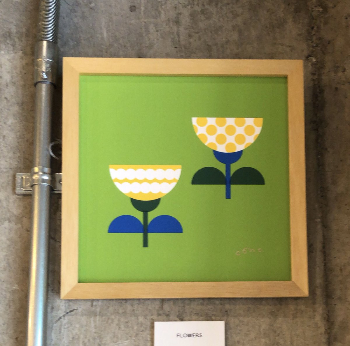 oonomayumi's tweet photo. 個展「Rhythm」では美術館で開催した子ども向けワークショップと同じ条件の円・半円・線で構成した絵を展示しています。いつか、かたちをたのしむ絵本を作りたいな。 https://t.co/TjYupX4XPy