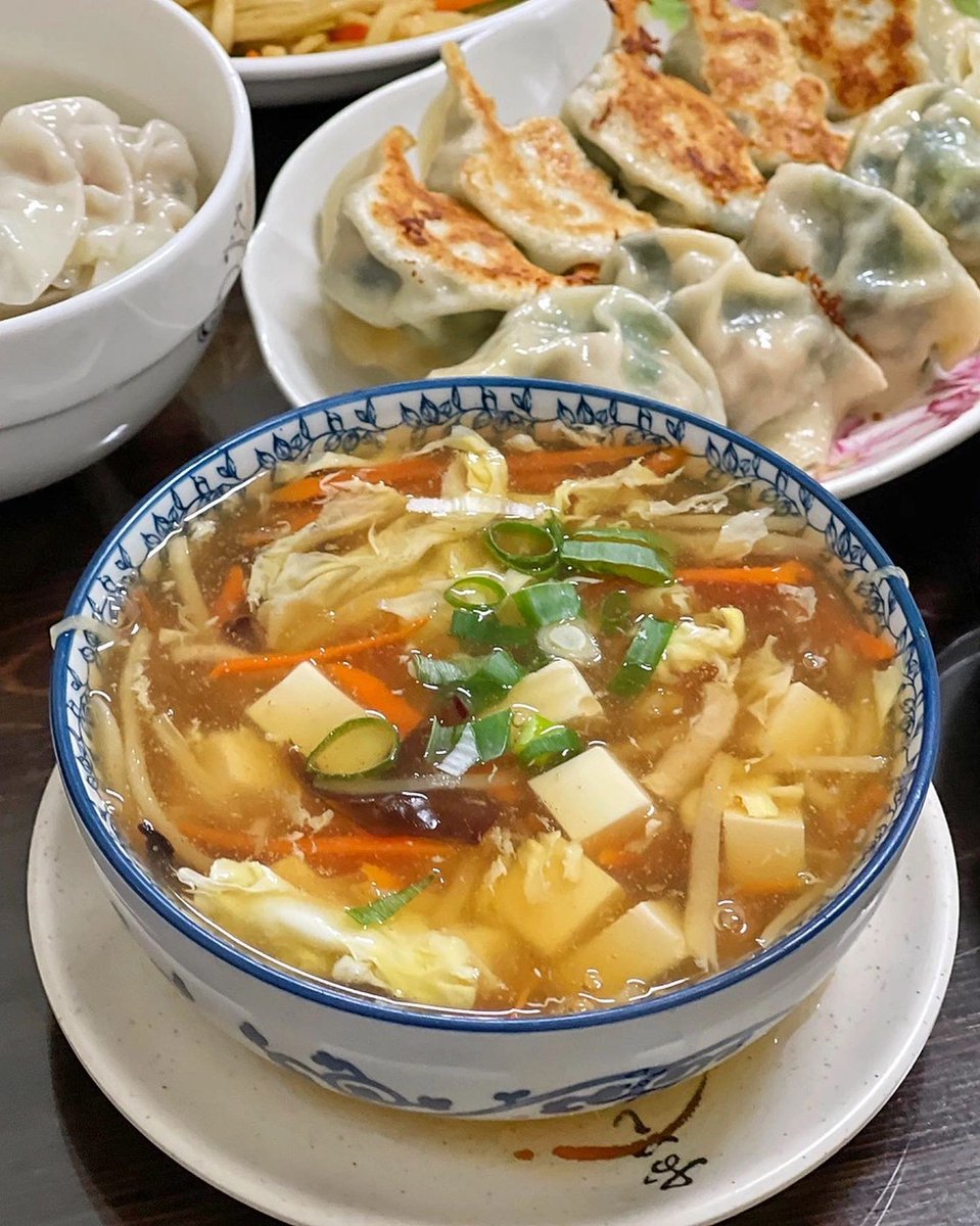 もう何ヶ月も水ギョーザを食べていませんね。
やっと一番有名な水饺子と酸辣湯を食べに来ました。😋😋