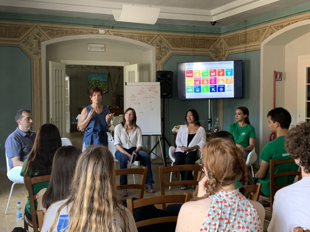 NanoValbruna tweet media