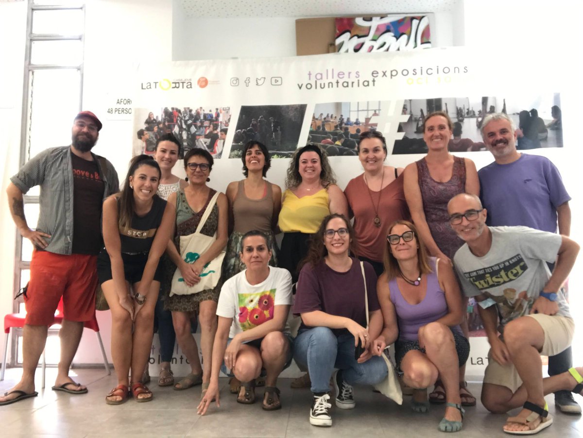 Trabajo sobre los itinerarios de educación en la participación en Valencia. 
redasociativa.org/creandofuturo/…
#creandofuturo #juventud #participación #valencia <a href="/RedEstCF/">Red Creando Futuro</a>