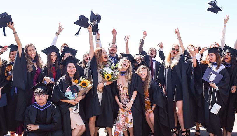 We can't wait to celebrate next week at our first in-person summer graduation for three years, with students aged from 19-74 – representing 86 nationalities🌍🎓

Read 👉brighton.ac.uk/news/2022/univ…