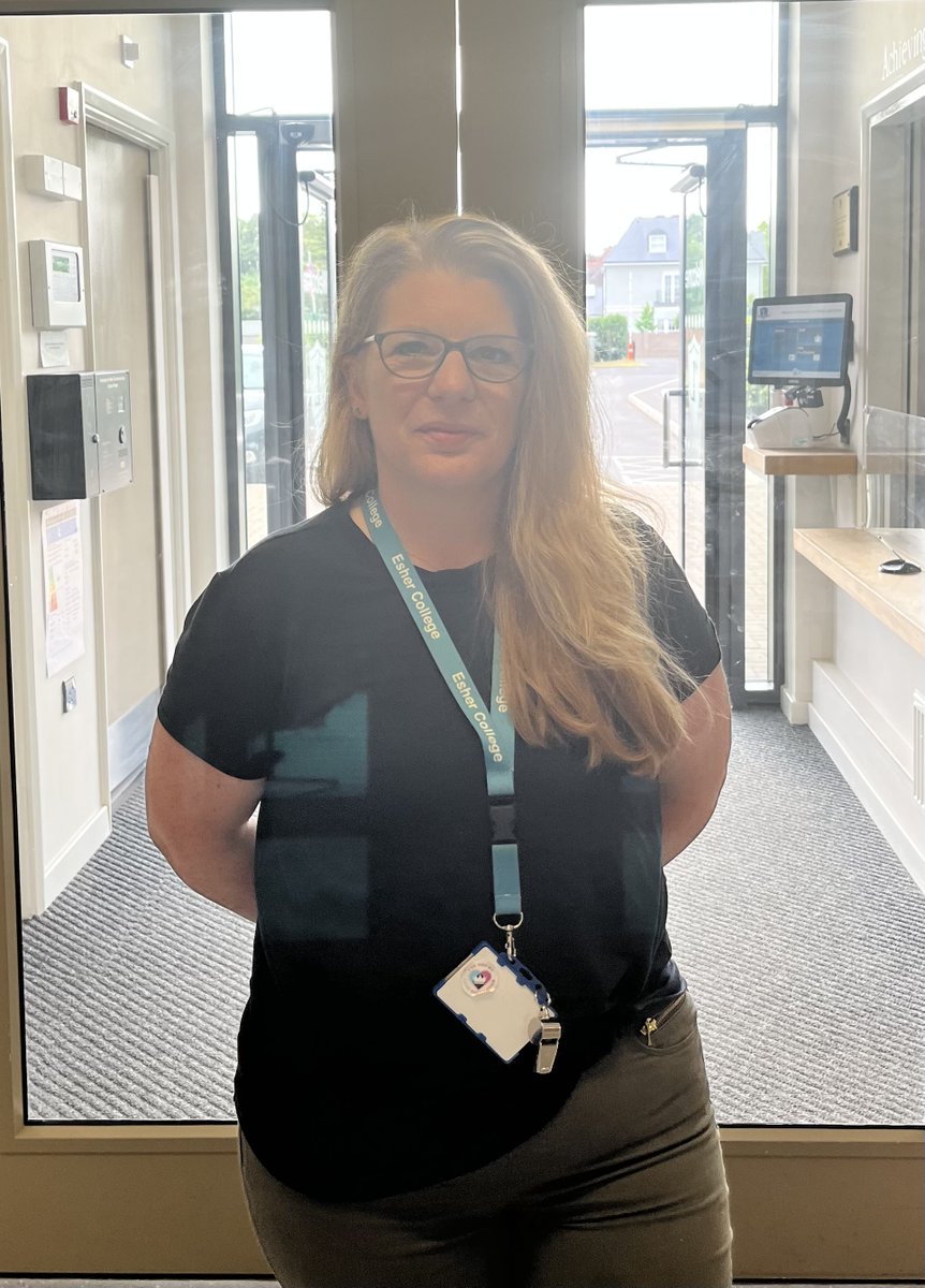Today we say goodbye or more fittingly Au Revoir to Mrs Cary who has been at St Lawrence for 12 years and 8 years as Deputy Head.  She is not moving far - just down the road to The Orchard to become their new Headteacher. We will miss her and we wish her well.  She will be great.