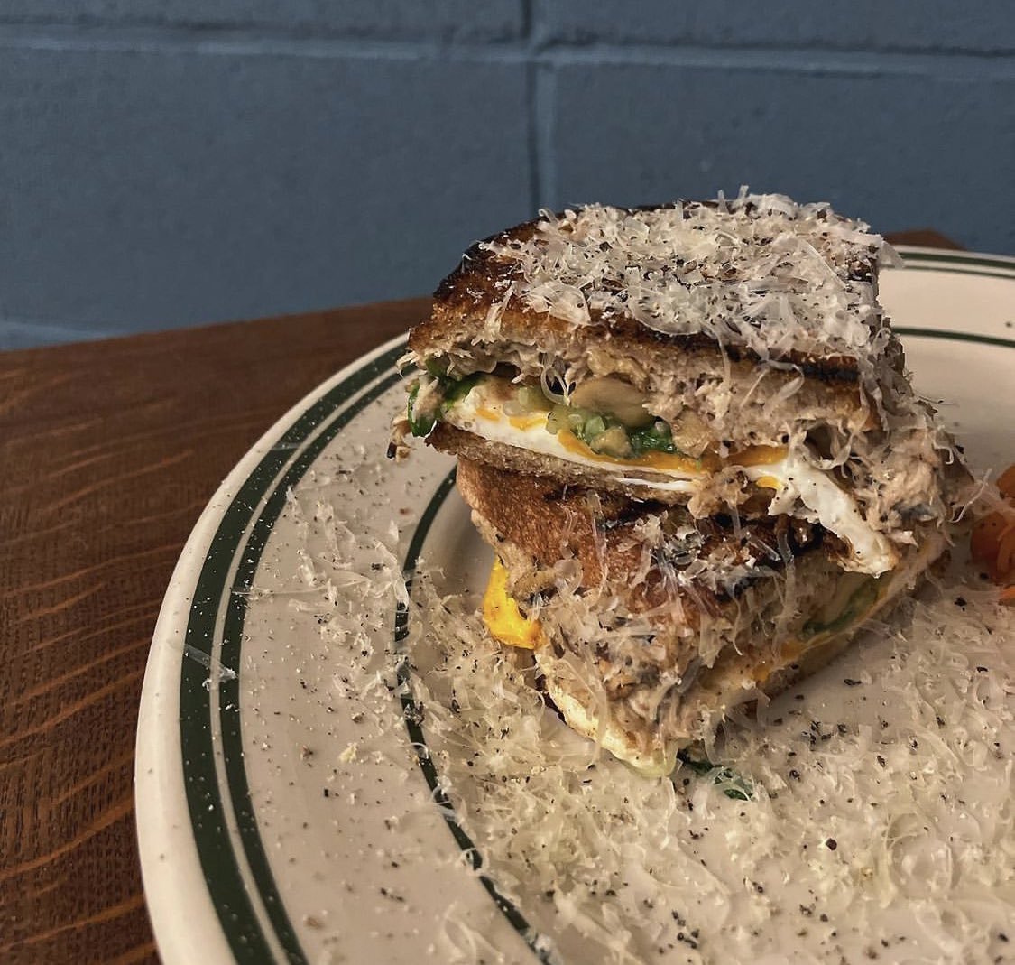 本日無事リニューアルオープン致しました😄
無事初日が終わりホッとしています😭
明日も市場で営業しておりますので是非🐟