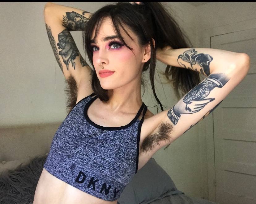 TW Pornstars - 1 pic. Holly Beth . Twitter. I’ve never sweat this much before in my life. 🥵🥵. 8: