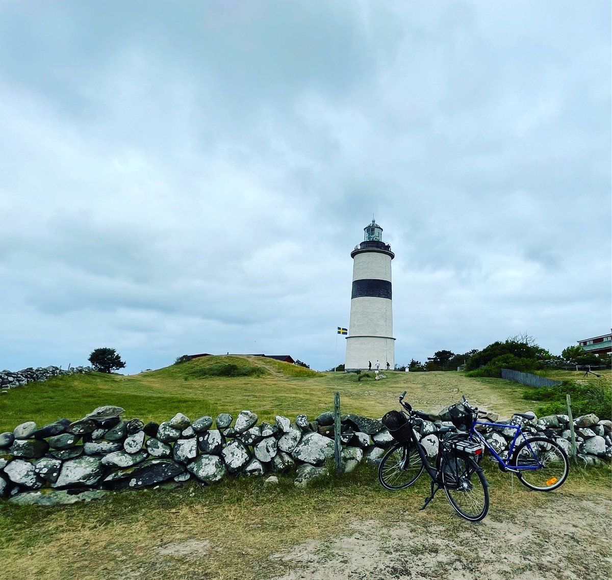 Varmt välkomna upp!
Fyren hålls idag och i morgon öppen (10-13).
Besök även vårt museum, vila i våra nybyggda utemöbler och njut av sommaren och naturen.
Trevlig fredag önskar Morups Tånge Fyrsällskap