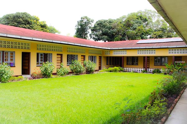 BulosoW's tweet photo. Il existe 150 établissements scolaires jésuites à travers le monde dont 8 en RDC. Les plus célèbres:
1. Collège Boboto, à Kinshasa 1937
2. Collège Alfajiri, à Bukavu 1938
3. Collège Sadisana, à Kikwit 1955
4. Collège Kubama,à Inkisi 1967
5. Collège N'temo, à Kasongo-Lunda 1967 https://t.co/EKsbYSjbKp