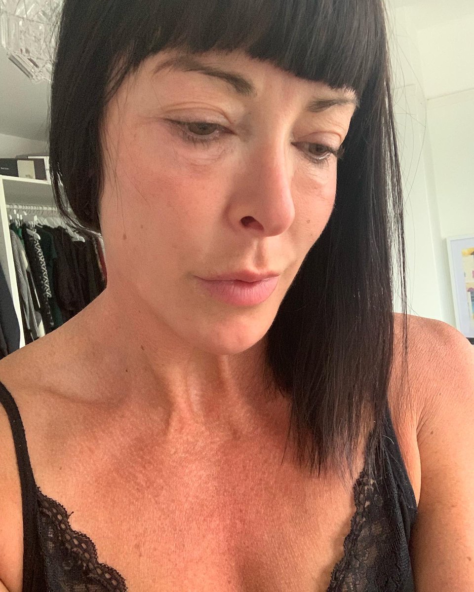 BeBoldBeYou3's tweet photo. #Friday and we’re continuing with sharing #barefaced us. 😗
Here’s a before and after picture, no make up and just out of bed Vs made up and ready for work. ⭐️

Have a fabulous weekend you gorgeous lot 🖤💋

#beauty 
#fashionstyle 
#nomakeup 
#fashionblogger 
#beautybloggers https://t.co/FUo4BuNOyl