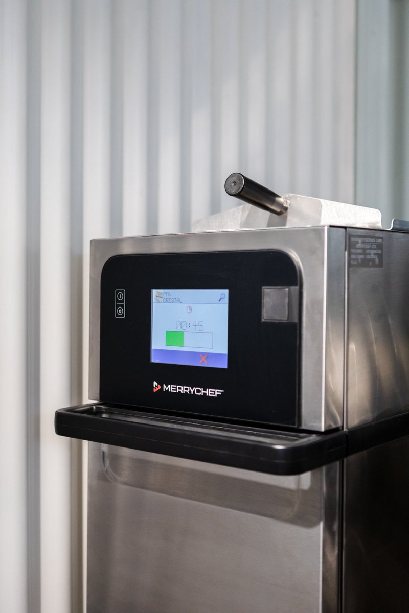 WelbiltEurope's tweet photo. With the @Merrychef_W eikon® e2s oven, high speed is always guaranteed ⚡️ Discover it now: https://t.co/WZGzDC9zo9
#Merrychefe2s #welbiltemea
https://t.co/3FIQ5sngcH