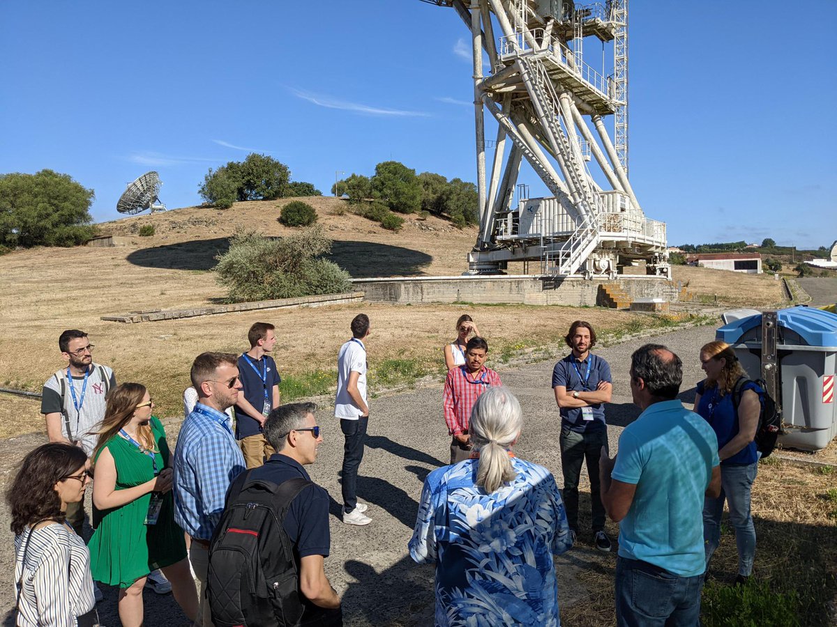ISUnet's tweet image. The #SpaceApplications and #ManagementandBusiness Teams of #SSP22 visit the #AlfouvarSatelliteCenter with more than 60 antennas spread over seven and a half hectares.
@portugalspace 
@istecnico 
@ISUnet 
#Oeiras
#SeaSunSpace