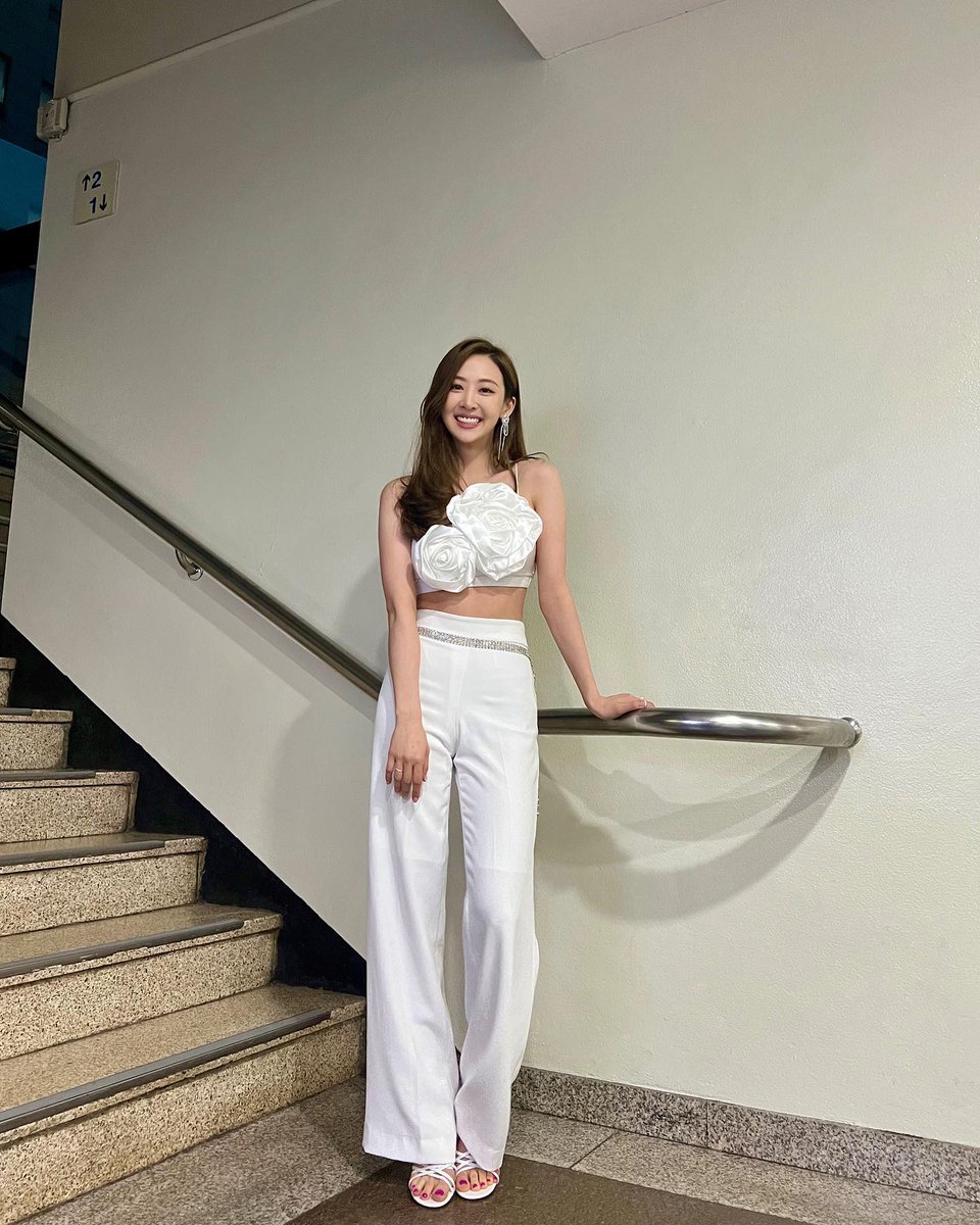 Graceful0423's tweet photo. storyjcompany [#김다솜]
오늘은 써머퀸☀ 다솜입니다😎
불금🔥을 꽉 채워줄 씨스타의 무대 (두근두근)
오늘(22일, 금) 밤 11시 30분에 함께 즐겨요💃🏻

https://t.co/NK6U3HRcJA https://t.co/prP2MYnYDQ