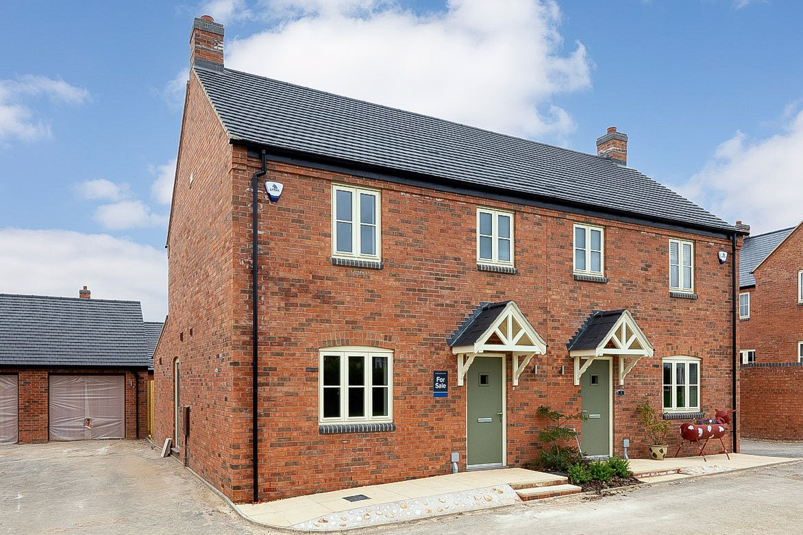 Three bedroom semi detached home with garage in North Kilworth, Leicestershire, ready to move into now, guide price £325,000, more details on our website and @AndrewGrangerCo