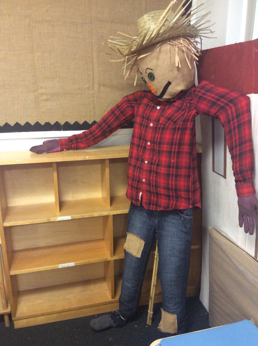 MrsBridgeEPS's tweet photo. Look at our wonderful scarecrow, well done Y2 #WeAreBrightFutures https://t.co/yK9tQtMvSz