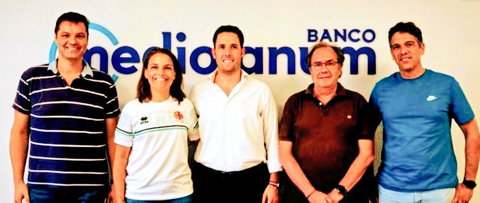 Presentación Carla Ramos.
Agradecimientos a <a href="/BancoMediolanum/">Banco Mediolanum</a> y al gran <a href="/MarioTejedaN/">Mario Tejeda</a>, por todas las facilidades (los tonis siempre están ahí). 

#cantera <a href="/Caceres_Basket/">CacerEsBasket</a>
#Creciendoenilusion
#1,2,3 SANAN