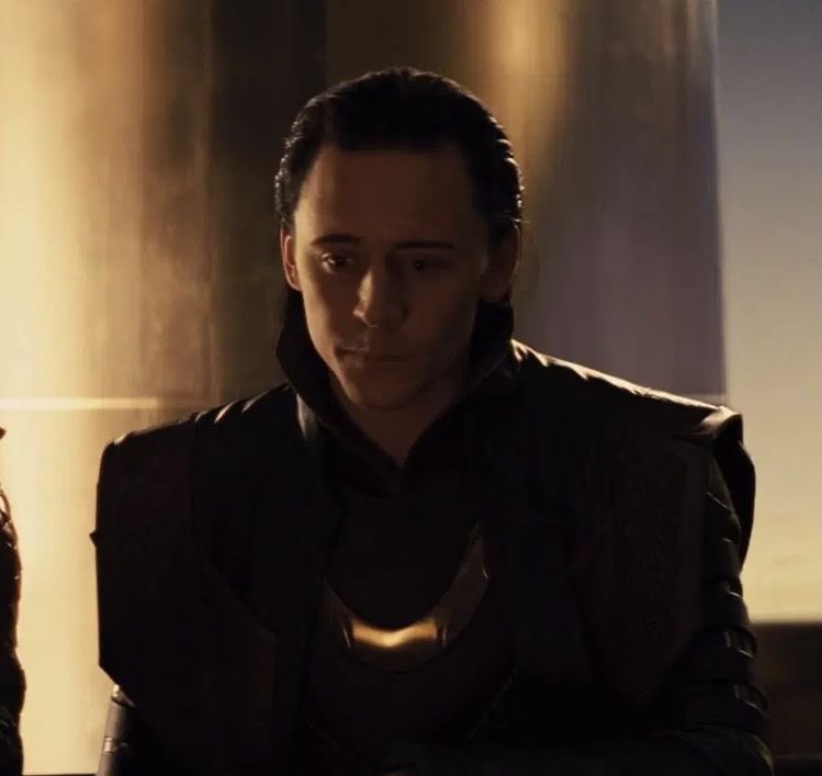 RT @folklaris: loki in the                    Loki the last ep
first Thor movie          of his series : https://t.co/tAAp5KlBpj