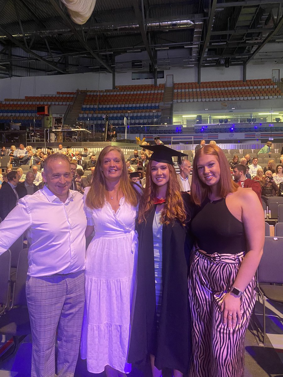 Mrs Vine tweet media