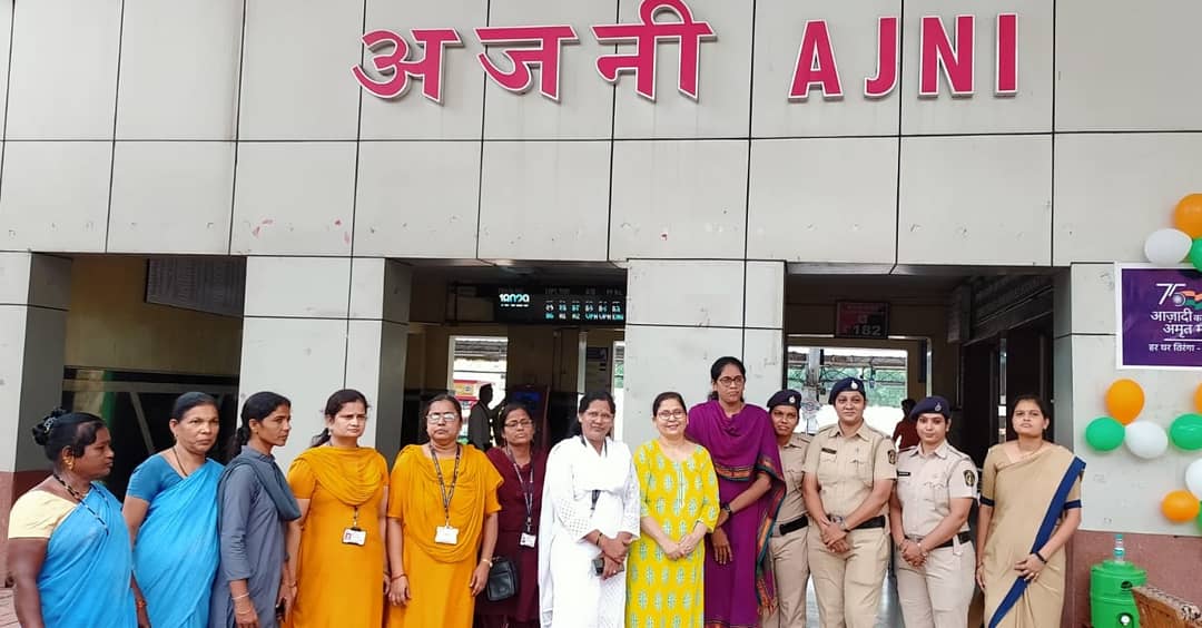 swatisathe4's tweet photo. आझादी का अमृत महोत्सव 🇮🇳

Beginning of New Era
Products by Nagpur Central Jail Inmates.
Stall at Ajani ( Nagpur) Railway station. Great cooperation by Indian Railways. Thankyou H'ble PM NARENDRA MODIJI for giving us this opportunity. @narendramodi @PMOIndia @RailMinIndia https://t.co/9EbK6lVWe1