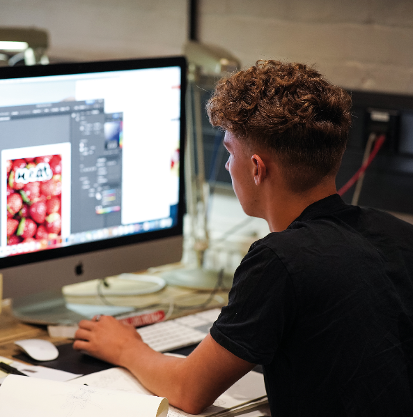 southpawagency's tweet photo. Earlier this month we welcomed Sam, from @Beacon_Academy, as an honorary bear to offer him some Southpaw-style work experience!

We've loved having Sam and look forward to welcoming other budding creatives to explore their career paths with us via work experience. https://t.co/k0HFnQRUXy