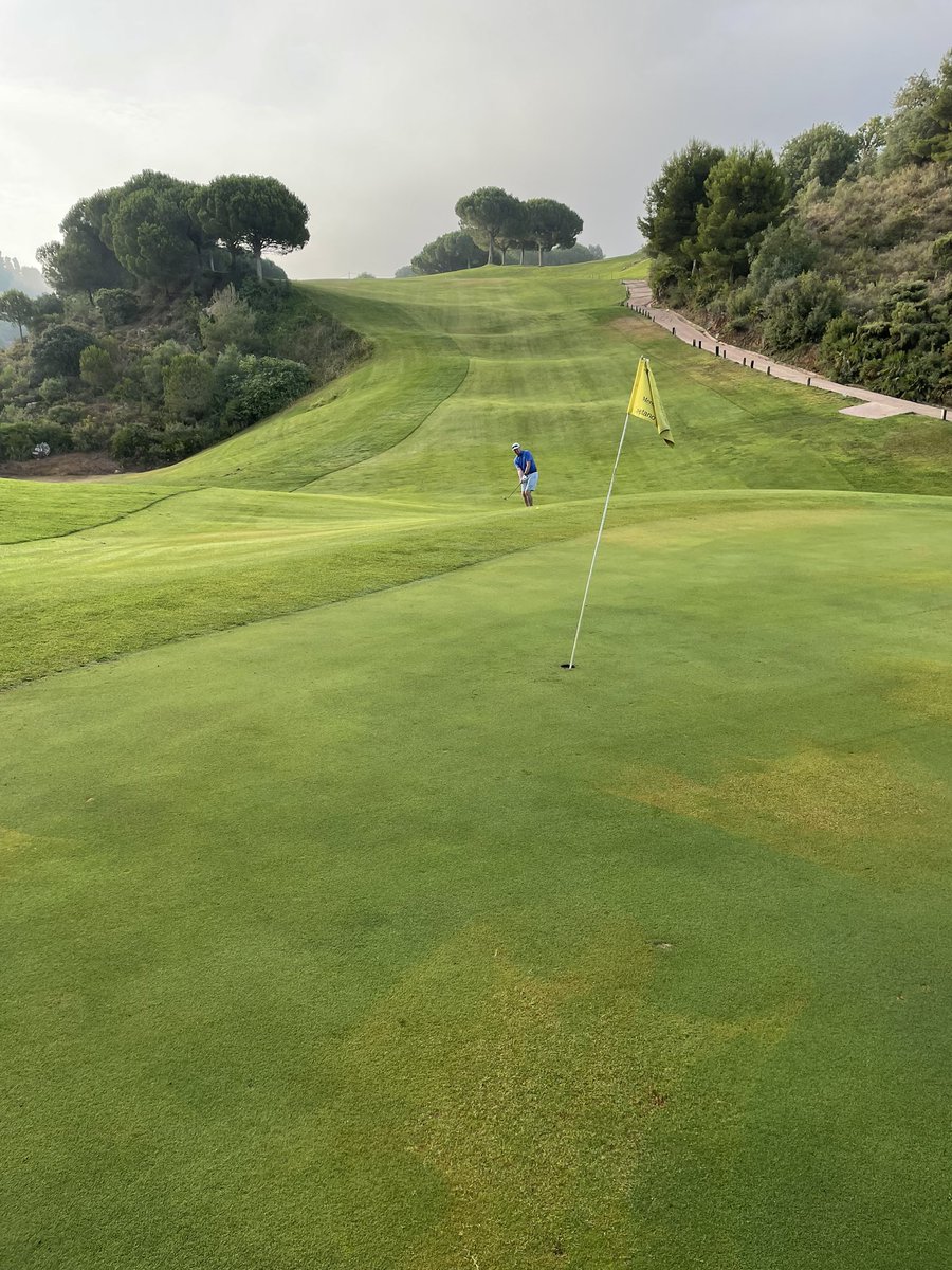 malches67's tweet image. One of the toughest courses I have played. It was not about the score it was all about how many golf balls you didn’t lose #pinttime