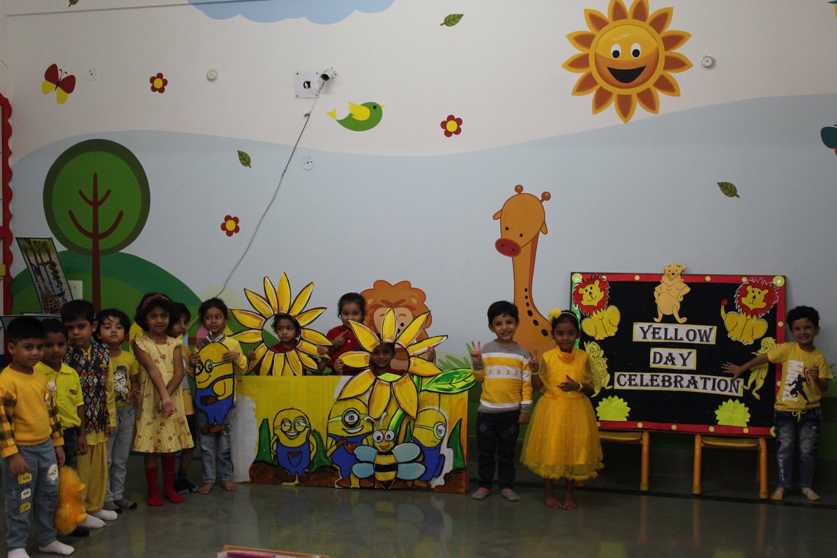 shriramindore's tweet image. Cheerful children of SRCS attired in yellow outfits were sparkling with happiness. Beams of yellow shades carried the promise of a positive future flashing creative thoughts in the young minds.#srcsindore #yellowday #activitybasedlearning #indorewale.