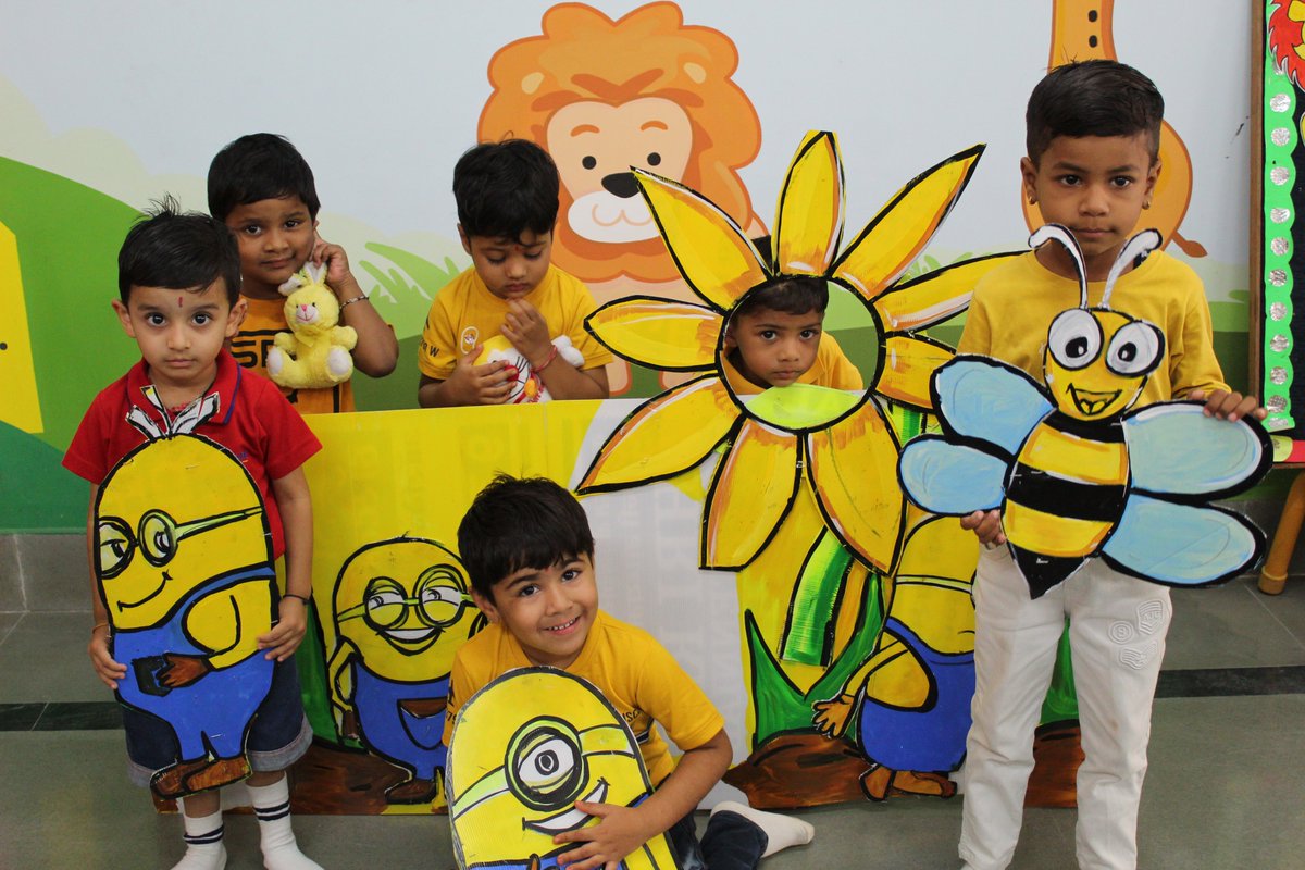 shriramindore's tweet image. Cheerful children of SRCS attired in yellow outfits were sparkling with happiness. Beams of yellow shades carried the promise of a positive future flashing creative thoughts in the young minds.#srcsindore #yellowday #activitybasedlearning #indorewale.