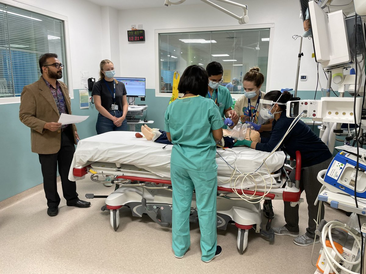 HelenEHigham's tweet photo. Fantastic in-situ sim in ED @OUHospitals @OxSTaRCentre @NHSHEE_SEast all about new team members getting familiar with the environment and equipment - supporting safer care for our patients https://t.co/bqVmgwtYUa
