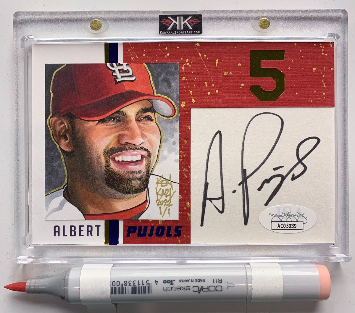 KenKarlArt's tweet photo. 💥The Machine💥 Hand DRAWN, Hand built 1/1 custom art card of Albert Pujols. Authentic auto is built into the card itself🤯 Come see it and me at the @nsccshow booth 2617⬅️ https://t.co/d2WppT2gNB #thehobby #autographedcard #sportsart https://t.co/lCNj4LdonU