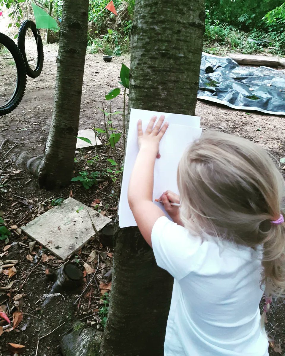 WestLeedsActiv's tweet photo. While the Ryecroft Primary older years enjoy climbing, gokarts and bushcraft, these 2 have had a great time exploring nature in our fairy garden. Treasure hunts, tree art, plant work and free play! What a Friday!! 🧡💜
#earlyyears #nature #naturalart #naturalcraft #fairygarden https://t.co/GNQtWFYvhd