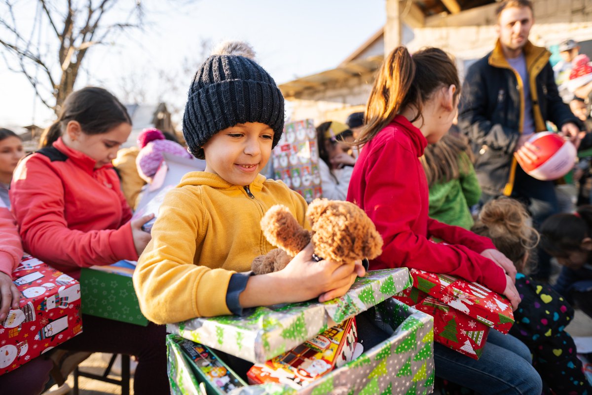 Earlier this year, these children in #Romania received their shoebox gifts at outreach events in their communities!

Get started packing a shoebox gift for a child in need around the world today: sampur.se/3O2tJEr