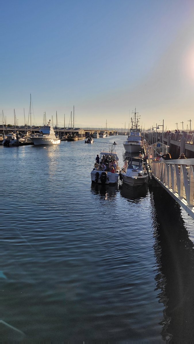 john3edwards's tweet photo. Thursdays in the summer, can't beat this.

Music at the Marina, Everett WA

#WhatHeatWave https://t.co/06ec12CGh7