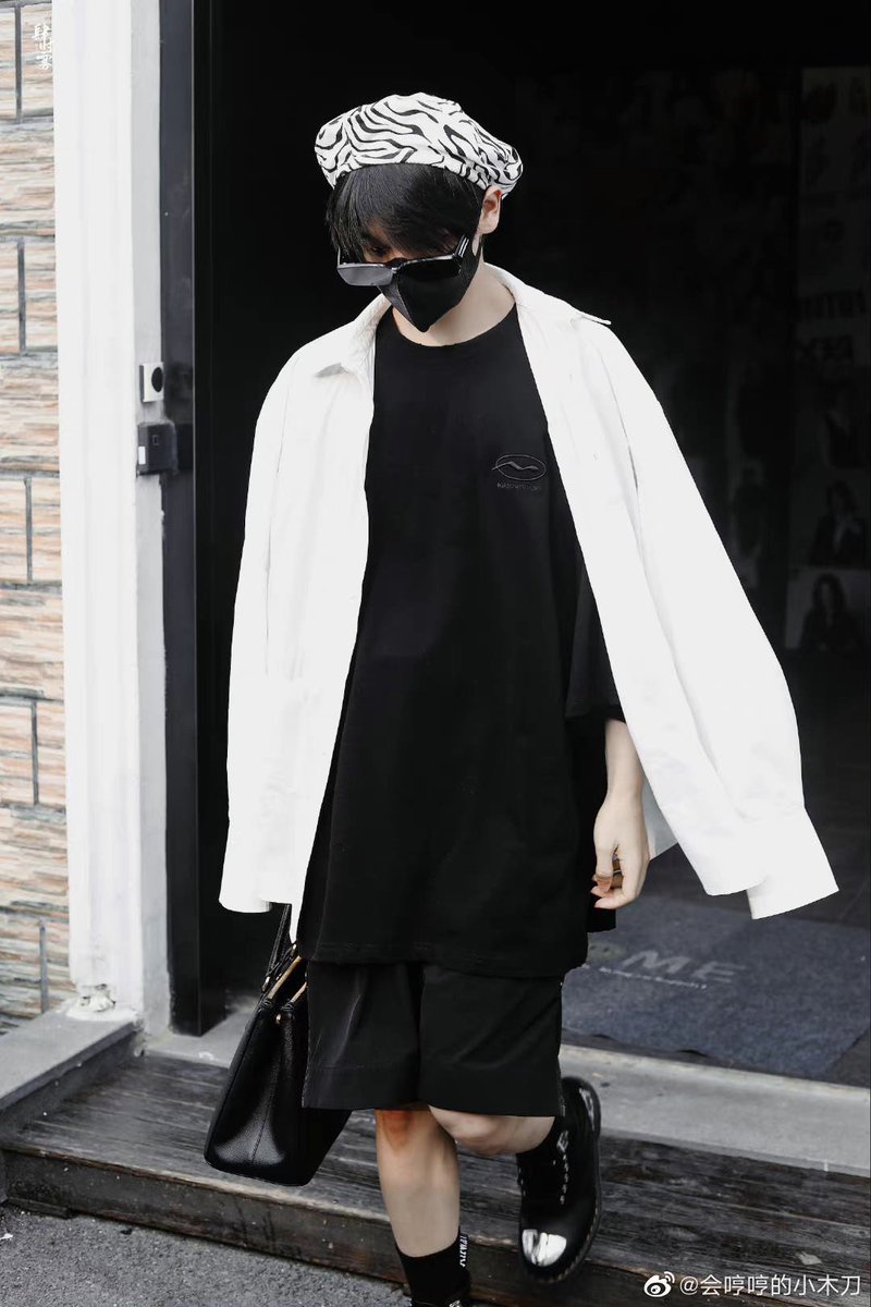 knifeDao_'s tweet photo. 🦓🦓
@naninenai99
#NinesArtGallery #นายท่านกรชิต
#高卿尘 #Nine #INTO1NINE
#GaoQingChen #littlenine https://t.co/oNCrpUZyyf