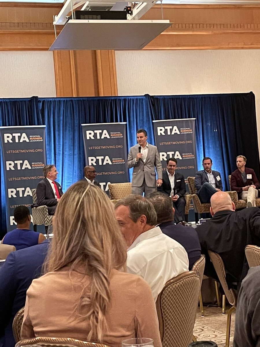 dougtaylor1016's tweet photo. I attended RTA’s Annual Breakfast and heard an interesting presentation on bioengineered transplant organs that are transported by electric powered drones. Proud to be part of the transportation industry and that Stewart is a RTA sponsor. #RTABreakfast22 #lifeatstewart https://t.co/xh9M8Bfbi4