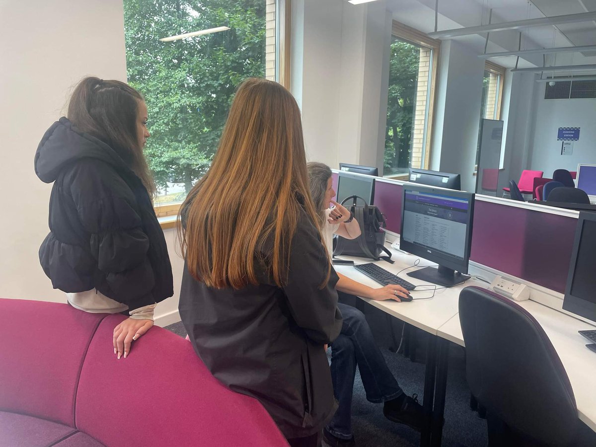 After sharing their aspirations of going to University, two of our Peer Researchers visited @leedsbeckett University today! They chatted to a Youth Work Lecturer and had a tour of the facilities 🤩 @LeedsCommFound