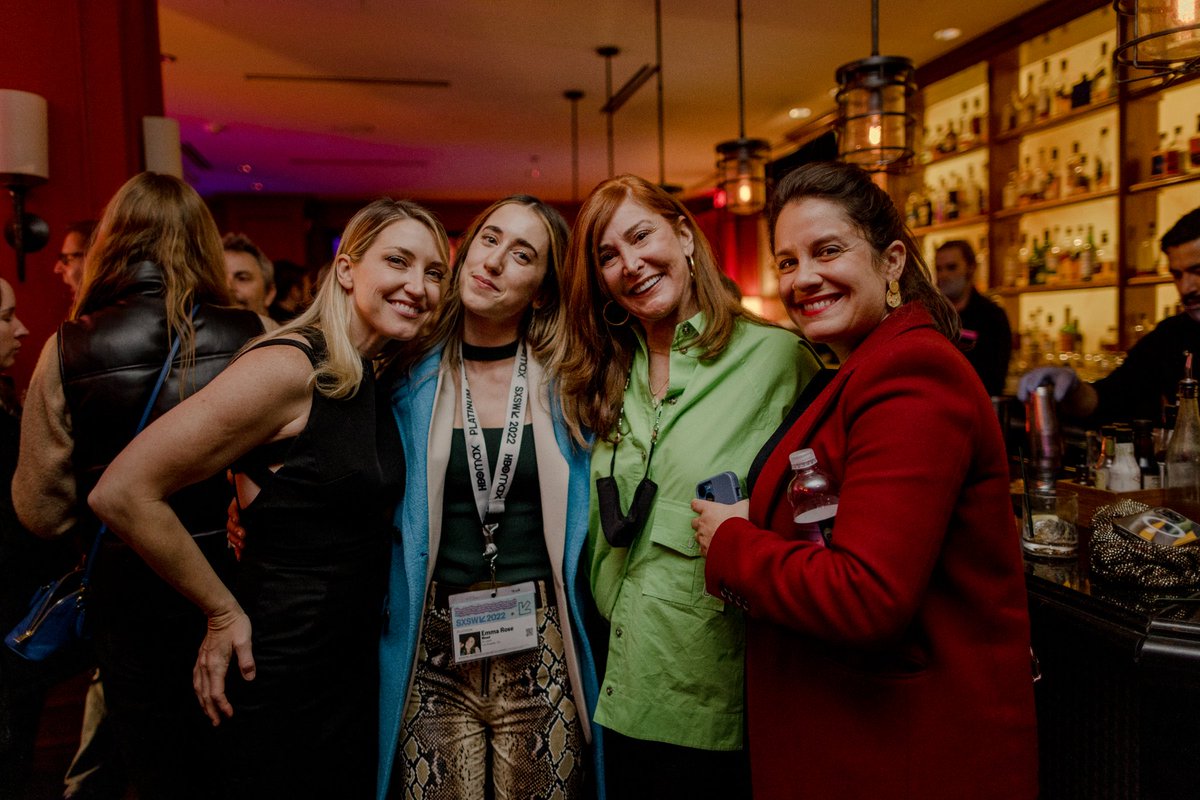 BlueWater_Lane's tweet photo. What a wonderful night this was... the photos from the SXSW 'To Leslie' premiere are now on Facebook, so if you see yourself, tag yourself ;) https://t.co/4LOxLks5g7