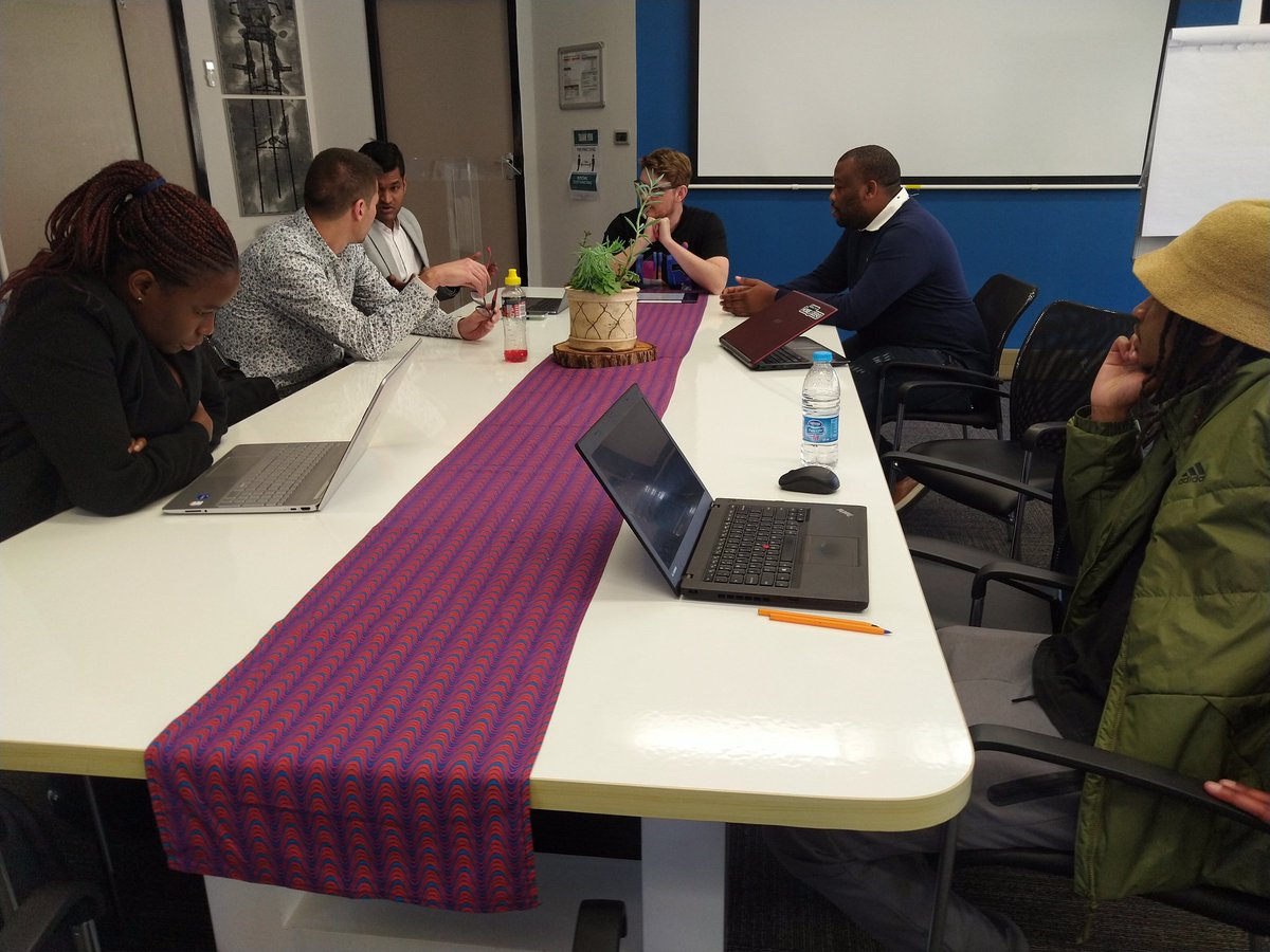 Geekulcha's tweet photo. Judges deliberated and we have the Top 3 teams that will be announced at the gala dinner later on.
Well to the teams.
#UJBlockchainHack https://t.co/Gv2tEcKO49