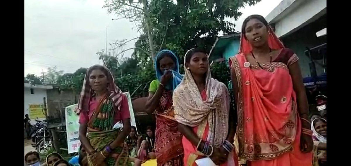 Women forest dwellers express concern over diversion of forests on their lives, livelihoods n ecological existence.A 2018 podcast,relevant even today. Thanks to <a href="/SunoIndia_in/">SunoIndia</a> for this . Pic <a href="/MahilaKisan/">MAKAAM</a> MAKAAM  members women forest dwellers Chttisgarh <a href="/AmchyaAmhi/">Amhi Amchya Arogyasathi</a> <a href="/ForestRightsAct/">Forest Rights</a>