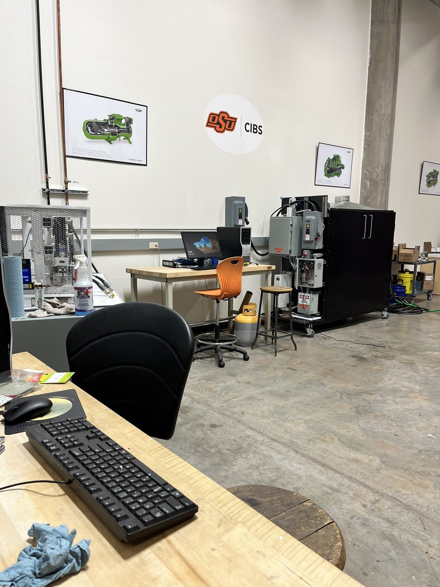 BradshawProf's tweet photo. New lab space at #cibs, starting to feel like a new lab! https://t.co/9Q9fdkGo7P