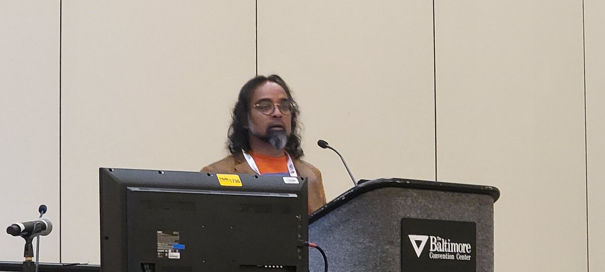 ImageSnippets's tweet image. Praveen Paritosh introducing the mission of the #dataperf group. @DataCentric_AI  #datacentricAI #MachineLearning #ICML2022 @heuristicity