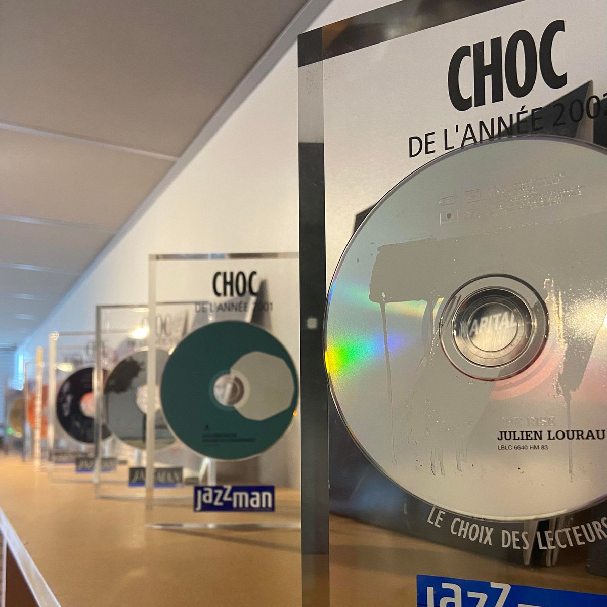 En ce 22 juillet, Label Bleu fait ses bagages pour un mois au soleil ! 

🎶 Pour vous accompagner durant cet été, nous vous avons contacté une petite playlist spécial summer. A l'écoute par ici ➡ youtube.com/playlist?list=…

Toute l'équipe vous souhaite d'excellences vacances. ☀️