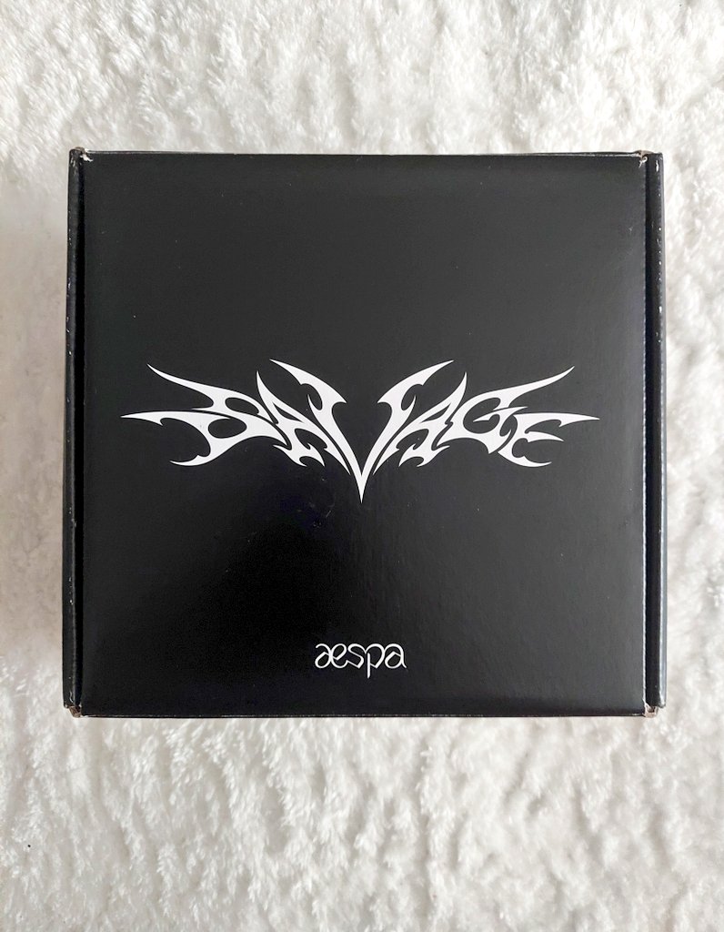 Ağlayarak qyop koyuyorum fiyatı bilmediğim için tshirt var içinde m beden ve cd var <a href="/aespatakas/">aespa takas/satis</a> <a href="/aespasatiss/">aespa satış & takas sayfası.</a>