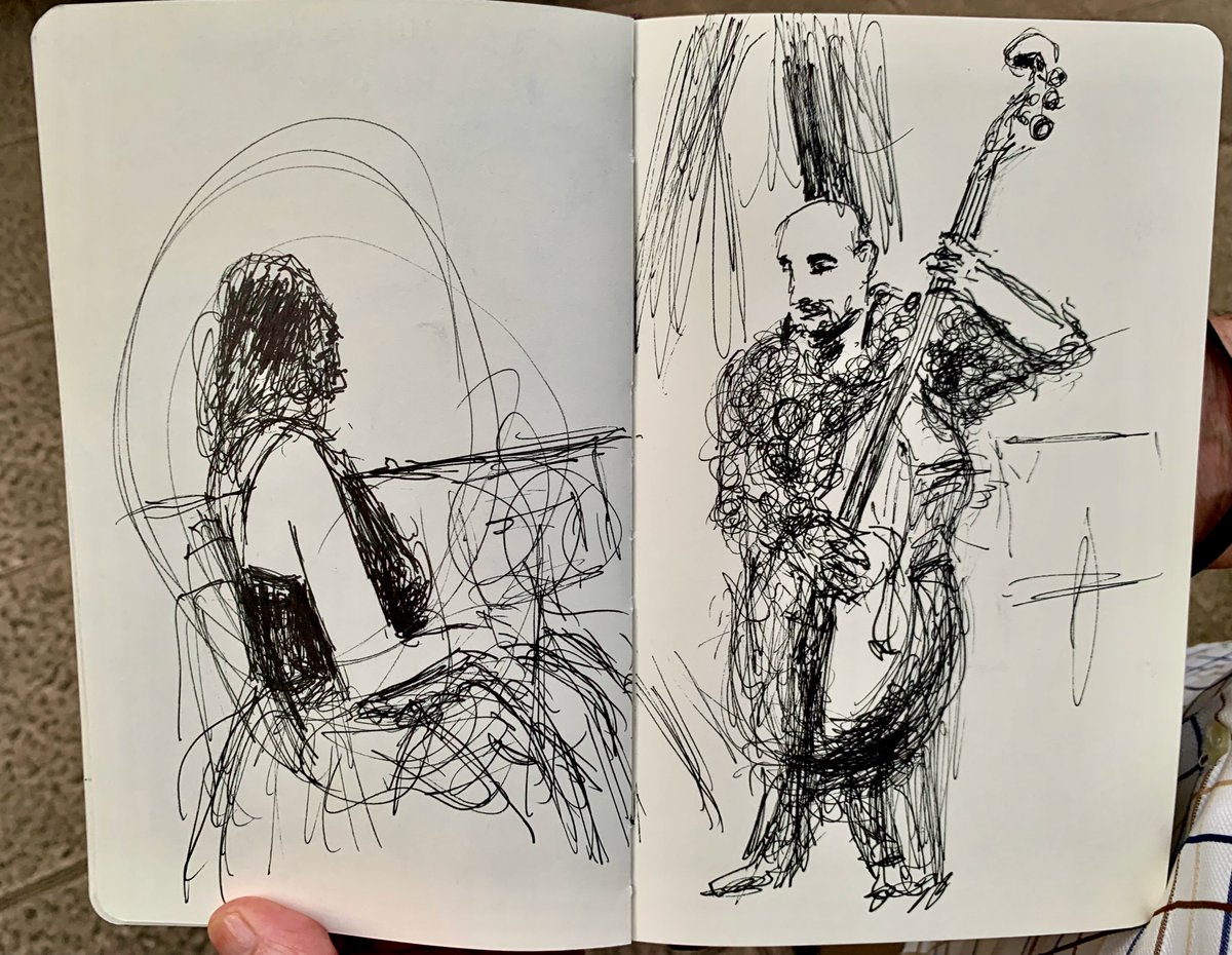 ¡ÚLTIMO BIS!
Selección fotográfica #MúAX 2022 (24c) 
Dibujos del pintor <a href="/wwwcarloss/">carlos roces</a>
<a href="/LaRitirata/">La Ritirata</a> #ArielBrínguez
<a href="/Culturagijon/">Cultura Gijón /Xixón</a>