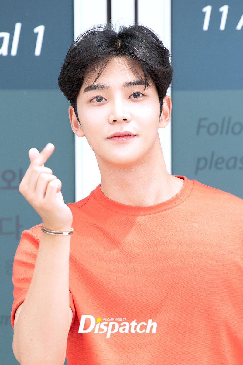 rowoon_an's tweet photo. 입틀막........🧡 https://t.co/FpvfOYATNX