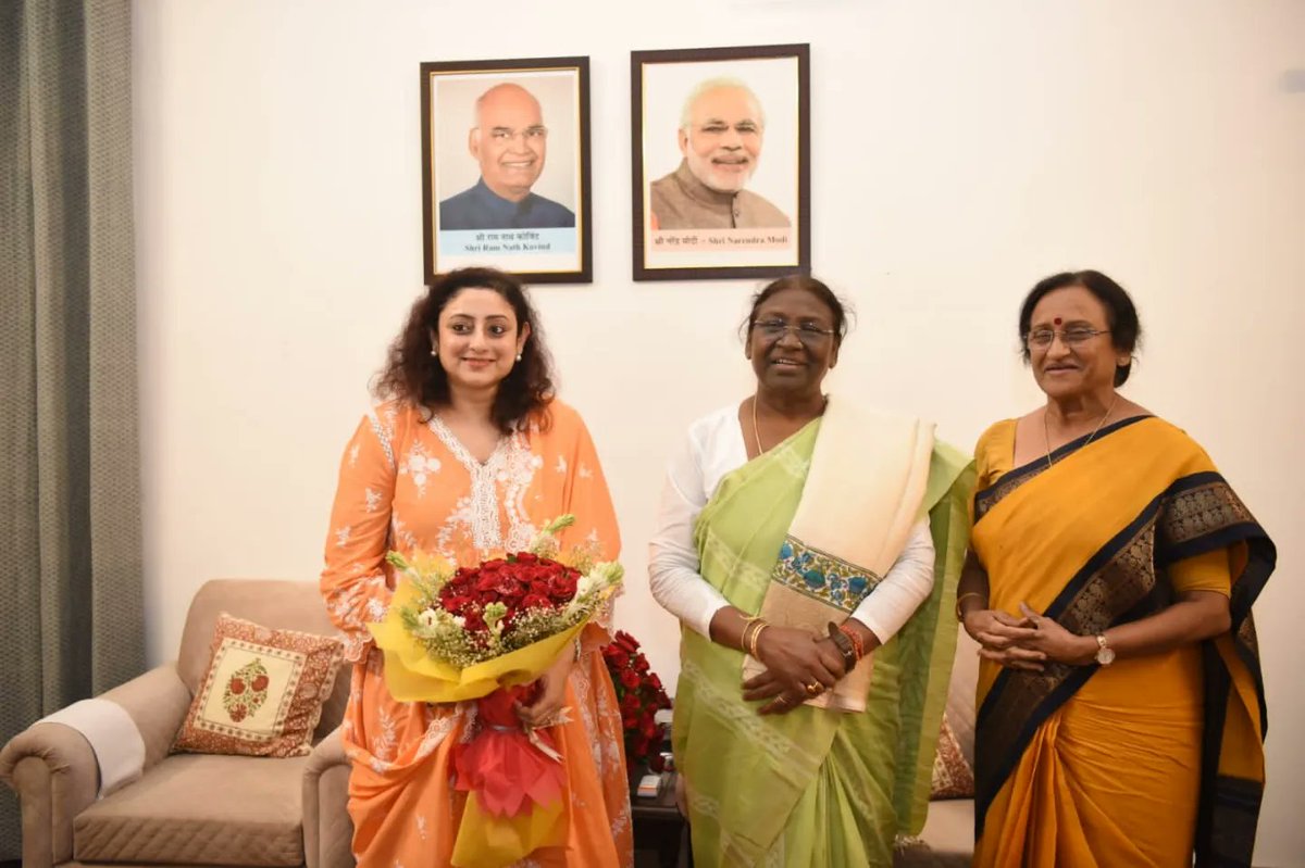 RitaBJoshi's tweet photo. आज भारत की नव निर्वाचित राष्ट्रपति श्रीमती द्रौपदी मुर्मू से उनके निवास स्थान पर भेंट की और भारी बहुमत से विजयी होने पर उन्हें बधाई दी।

#PresidentOfIndia
#PresidentialElection @narendramodi @AmitShah @JPNadda @myogiadityanath @sunilbansalbjp #RitaBahugunaJoshi #Prayagraj https://t.co/uOFd9Vd0qJ