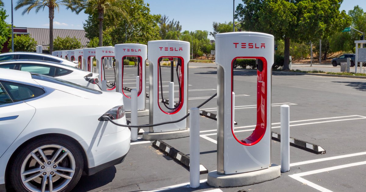 Tesla gets serious about plans for a Drive-In Restaurant!😲 These plans are the automaker’s latest step into the world of foodservice.🍟 Click the link to read more and let us know your thoughts in the comments down below!💬 bit.ly/3Ov6ALQ