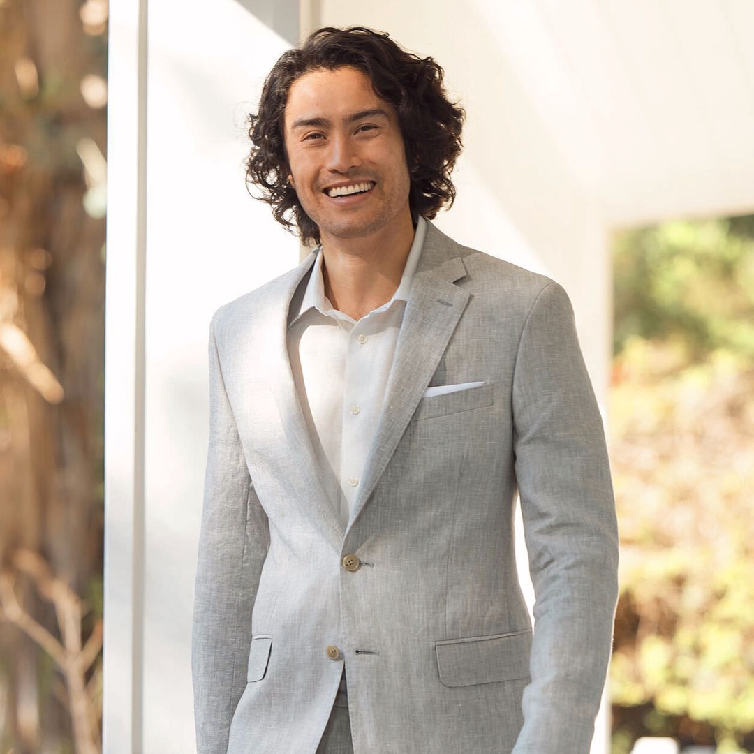 KeizerStation's tweet photo. Destination Weddings – what to wear in paradise? 🌴 Shop striking summer looks from Men's Wearhouse!

➡️ Get $40 OFF any single tux or suit rental: https://t.co/Dy4mvEu1HH https://t.co/uIcEyrZled