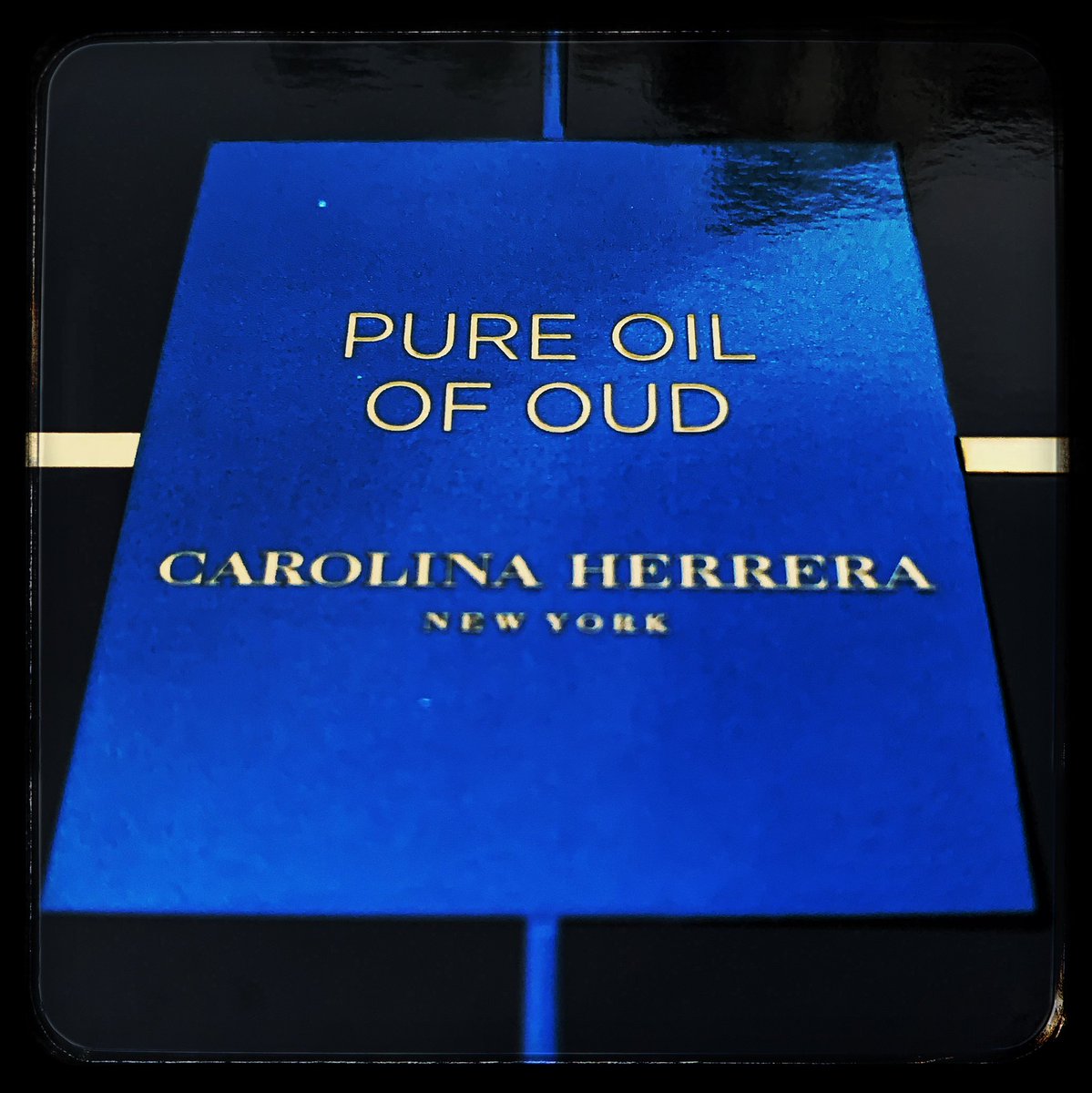 Acquired a special one today 👑🪵🍯 ‘Pure Oil of Oud’ by Carolina Herrera <a href="/carolinaherrera/">Carolina Herrera</a> #oud #scent #fragrance 🥇✨👌